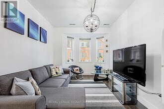 760 Lawrence Ave W in Toronto, ON - Building Photo - Building Photo