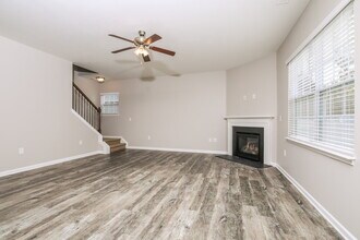 6113 Watsonia Dr in Zebulon, NC - Foto de edificio - Building Photo