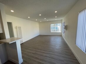 12117 Pacific Ave, Unit 08 in Los Angeles, CA - Foto de edificio - Building Photo