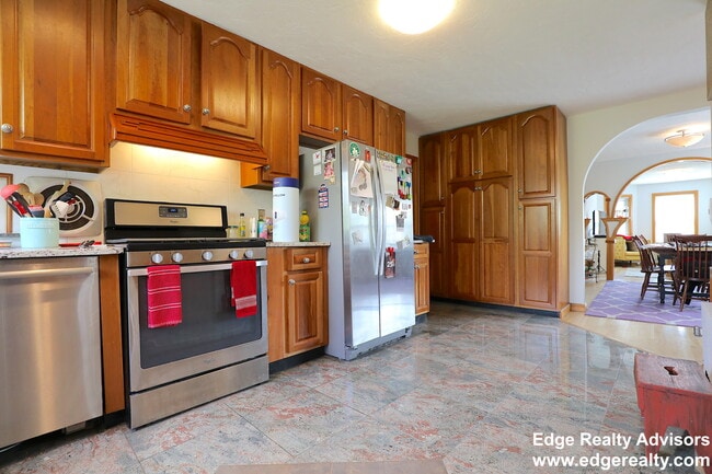 25 Claymoss Rd, Unit 2 in Boston, MA - Foto de edificio - Building Photo