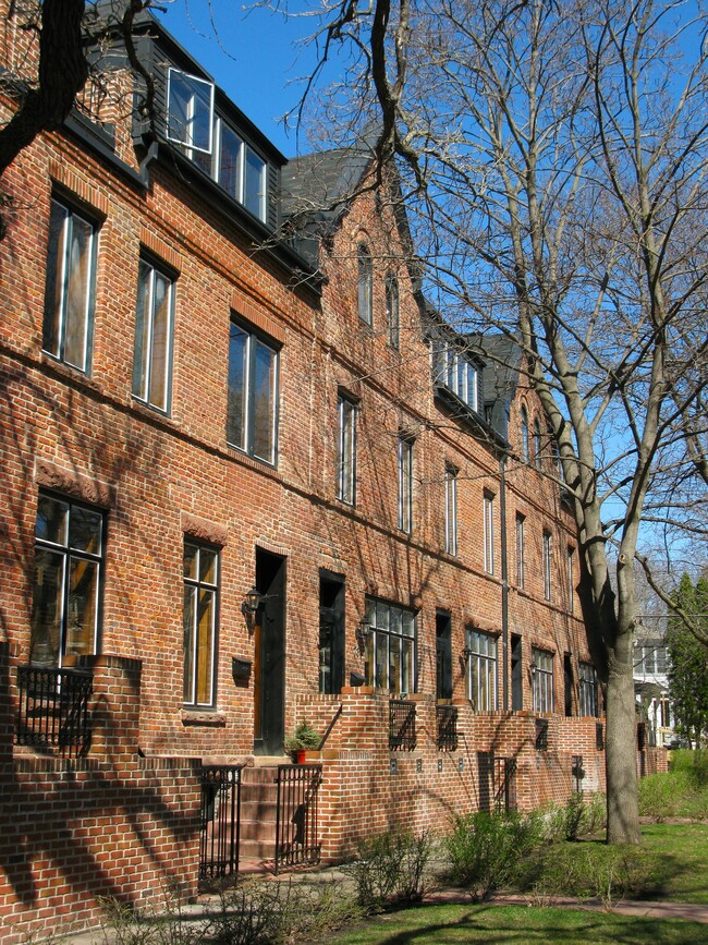 Alberta Rowhouse in St. Paul, MN - Foto de edificio - Building Photo