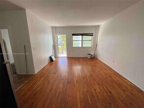 1755 Washington Ave, Unit 3B in Miami Beach, FL - Building Photo - Building Photo