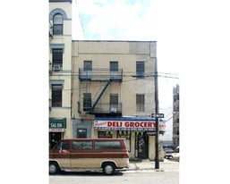 694 Courtlandt Ave in Bronx, NY - Building Photo