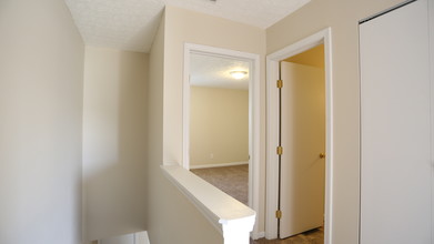 Carriage Lane in Galloway, OH - Building Photo - Interior Photo