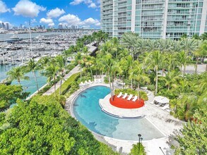 1000 South Pointe Dr in Miami Beach, FL - Building Photo - Building Photo
