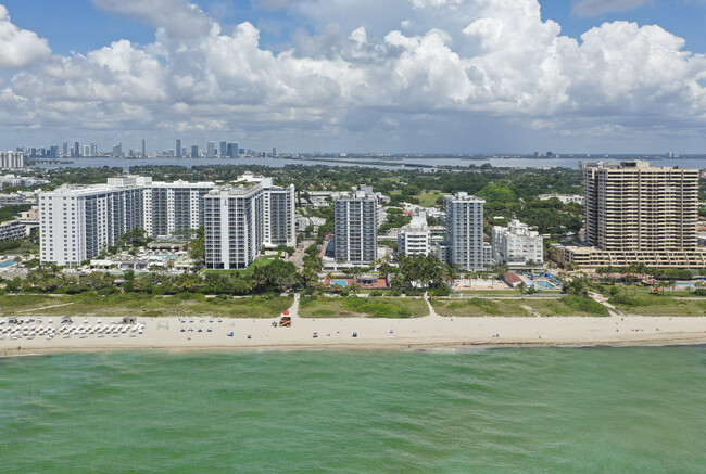 The Riviera in Miami Beach, FL - Building Photo - Building Photo