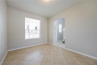 661 Chavers St E in Lehigh Acres, FL - Foto de edificio - Building Photo