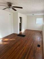 2718 Emerald Dr in Jackson, MS - Building Photo