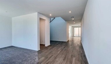 1853 Crown King Ct in Henderson, NV - Building Photo - Building Photo