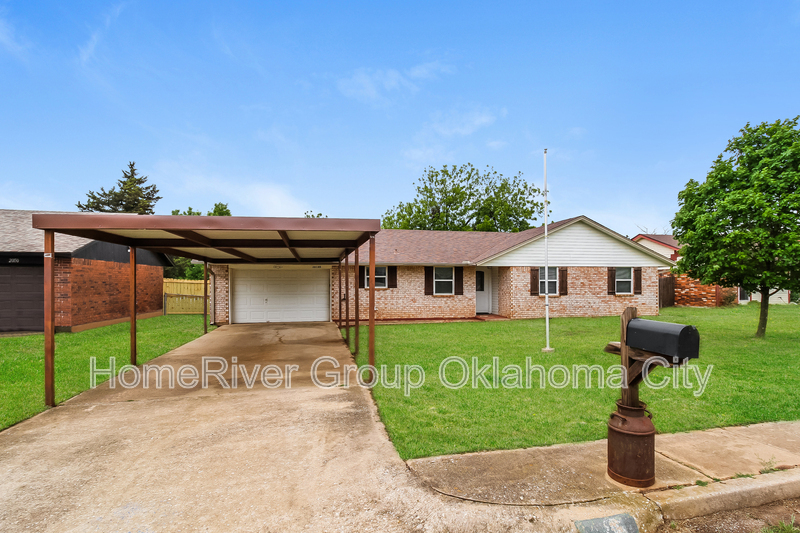 20140 Timber Ridge Rd in Harrah, OK - Foto de edificio