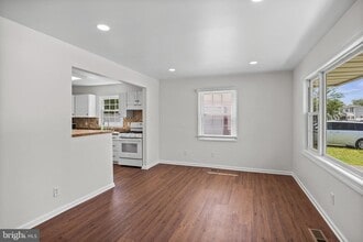 22 Holly Dr in Berlin Township, NJ - Building Photo - Building Photo
