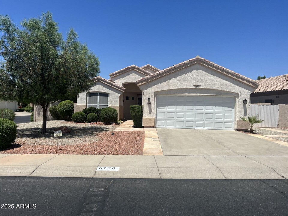 6238 W Irma Ln in Glendale, AZ - Building Photo