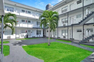 1315 NE Miami Ct in Miami, FL - Building Photo - Building Photo
