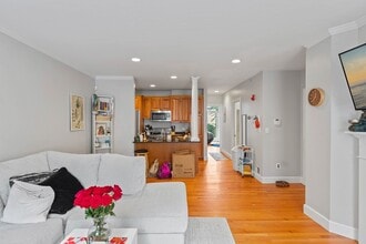 57 Bartlett St in Boston, MA - Building Photo - Building Photo