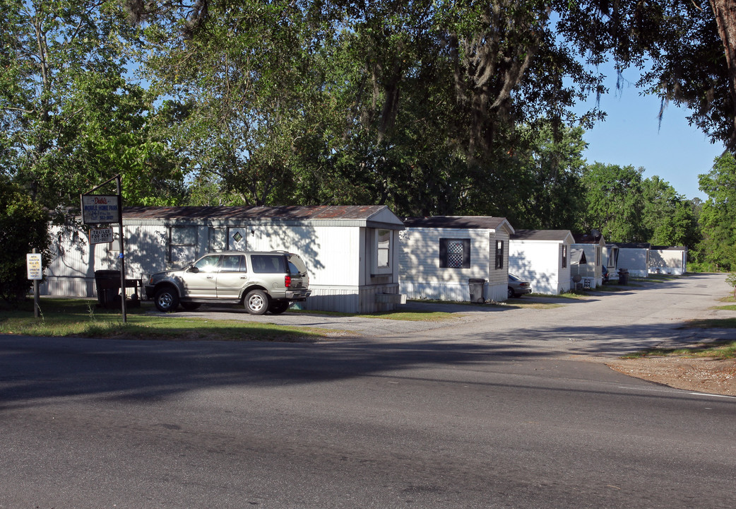 Dubois Mobile Home Park in Charleston, SC - Building Photo