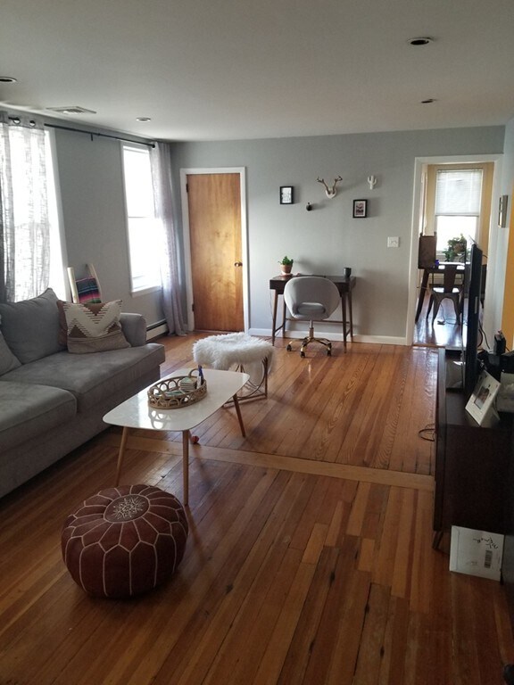property at 32 Frankfort St