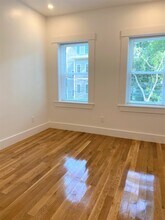 32 Robinwood Ave in Boston, MA - Building Photo - Building Photo