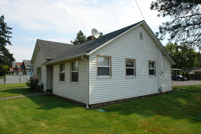 2210-2220 Liberty St NE in Salem, OR - Building Photo - Building Photo