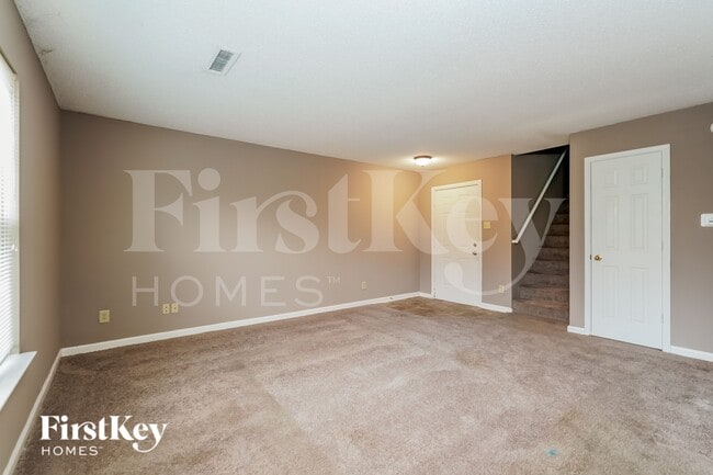 2925 Redland Ln in Indianapolis, IN - Foto de edificio - Building Photo