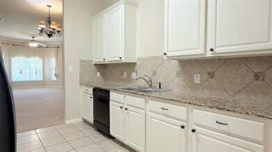 5515 Davis Ln in Austin, TX - Building Photo - Building Photo