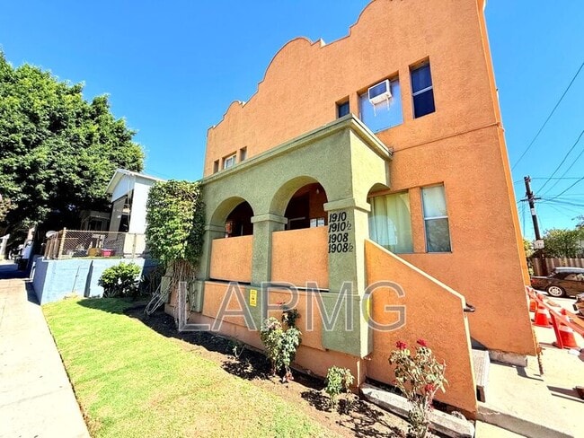 1910.5 Daly St in Los Angeles, CA - Building Photo - Building Photo