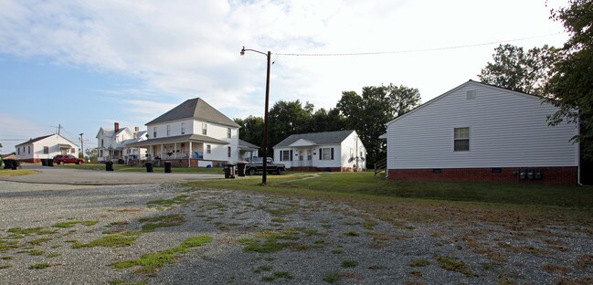 204-208 S Anthony St in Burlington, NC - Foto de edificio - Building Photo