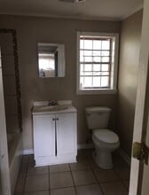 447 Atkinson St, Unit A in Baton Rouge, LA - Foto de edificio - Building Photo