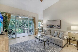 3545 Laurel Greens Ln N in Naples, FL - Building Photo - Building Photo