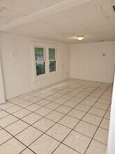 8410 N Elmer St in Tampa, FL - Foto de edificio - Building Photo
