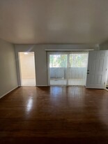 10617-25 Oxnard St in North Hollywood, CA - Building Photo - Interior Photo