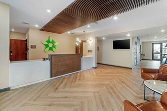 Furnished Studio-Asheville in Asheville, NC - Foto de edificio - Building Photo