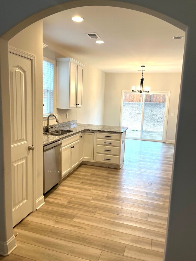 290 Foxbank Cir in Greer, SC - Building Photo - Building Photo