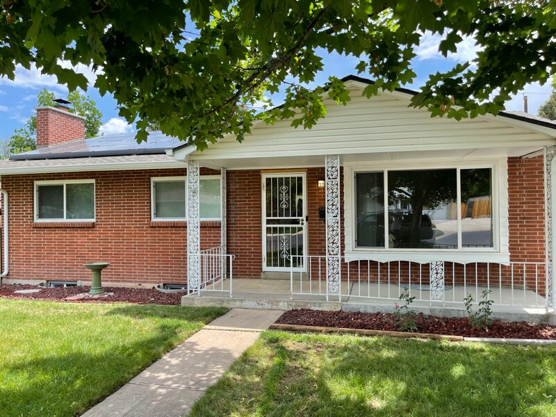 80 Everett St in Lakewood, CO - Building Photo