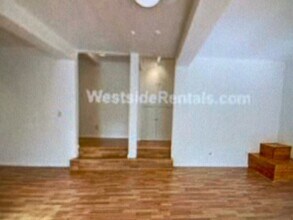 923 1/2 Tularosa Dr in Los Angeles, CA - Building Photo - Building Photo