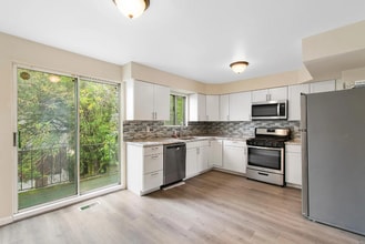 1630 Forest Hill Rd in Staten Island, NY - Building Photo - Building Photo