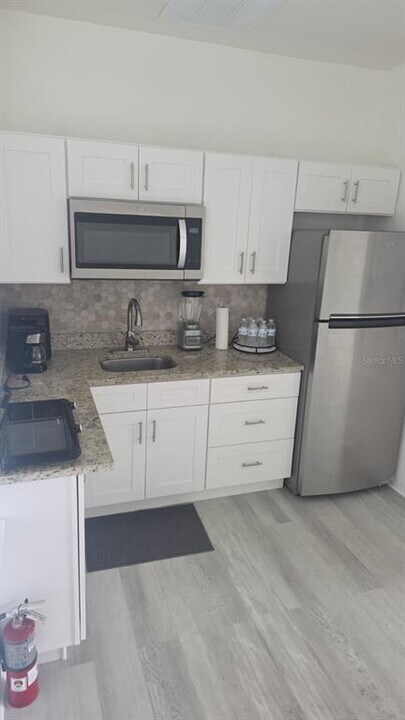 15370 Arcadia Blf Lp in Oakland, FL - Building Photo