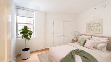 1210 Mass in Washington, DC - Foto de edificio - Building Photo