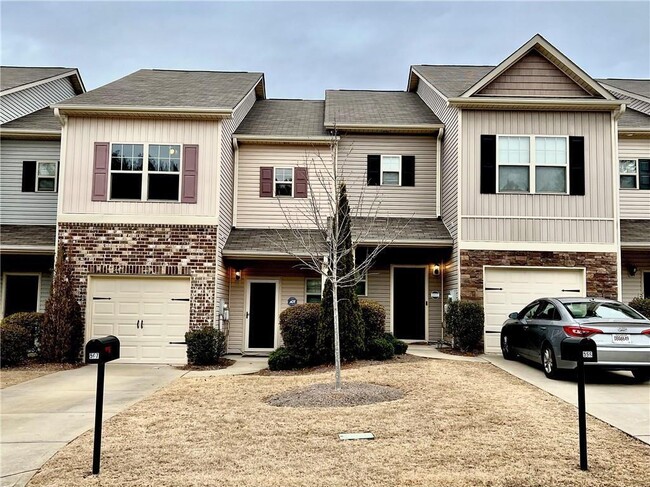 property at 567 Oakside Pl