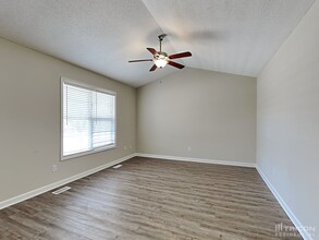 2112 McKinnon Dr in Clayton, NC - Building Photo - Building Photo