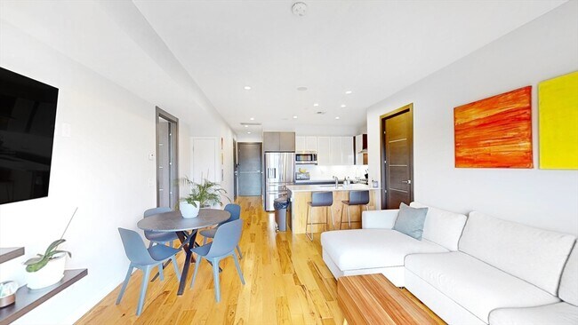 39 Lexington St in Boston, MA - Building Photo - Building Photo