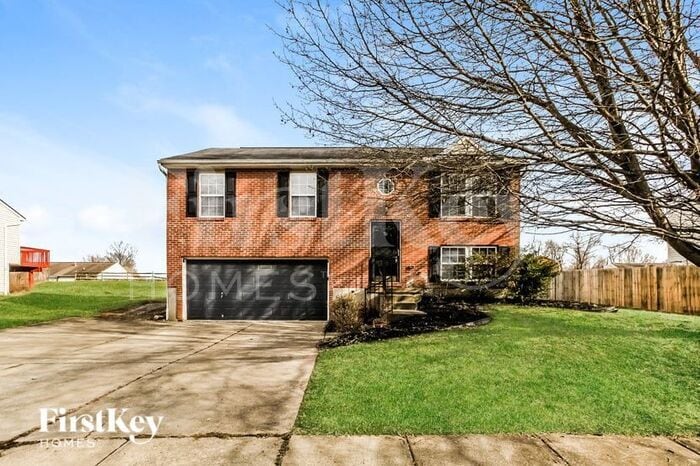 32 Mallard Dr in Amelia, OH - Building Photo
