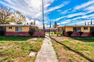 1190 Villa St in Riverside, CA - Foto de edificio - Other