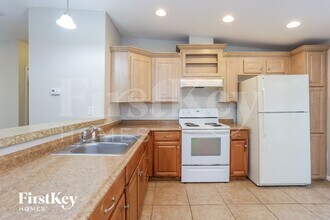 805 35th Ave S in St. Petersburg, FL - Foto de edificio - Building Photo