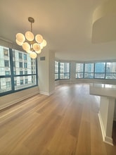 405 N Wabash Ave in Chicago, IL - Building Photo - Building Photo