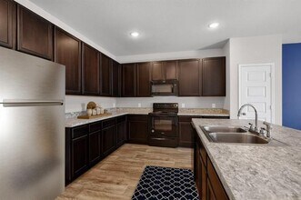 813 Billups Dr in Van Alstyne, TX - Building Photo - Building Photo