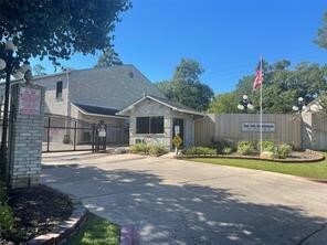 17473 Red Oak Dr in Houston, TX - Foto de edificio - Building Photo