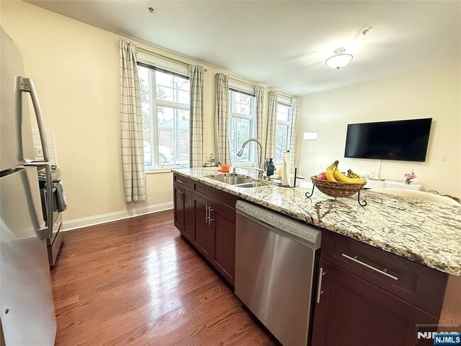 615 Palisade Ave in Cliffside Park, NJ - Building Photo - Building Photo
