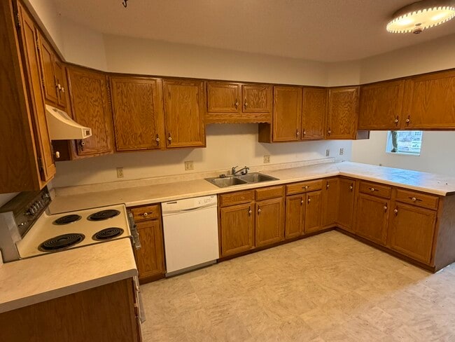 442 Belgrade Ave in North Mankato, MN - Building Photo - Building Photo