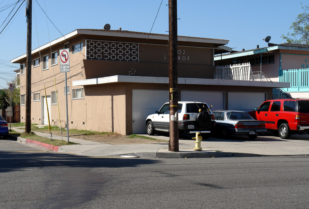 4302 Lennox Blvd in Inglewood, CA - Building Photo