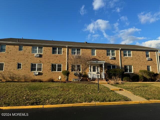 16 Manchester Ct in Freehold, NJ - Building Photo - Building Photo